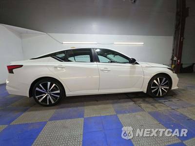 2021 Nissan Altima SR - zdjęcie 4 z 29 - miniatura