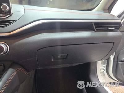 2021 Nissan Altima SR - zdjęcie 19 z 29 - miniatura