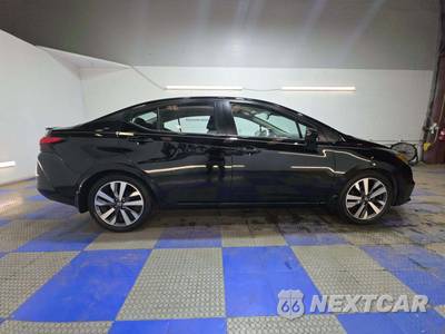 2020 Nissan Versa SR - zdjęcie 4 z 25 - miniatura