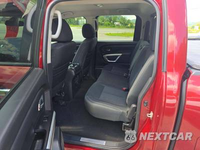 2018 Nissan TITAN SV Crew Cab Short Bed - zdjęcie 13 z 20 - miniatura
