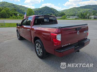2018 Nissan TITAN SV Crew Cab Short Bed - zdjęcie 2 z 20 - miniatura