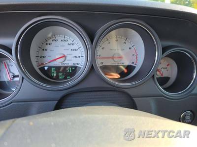 2010 Dodge Challenger SRT8 - zdjęcie 6 z 18 - miniatura