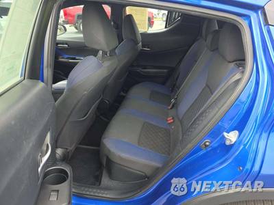 2020 Toyota C-HR XLE - zdjęcie 10 z 17 - miniatura