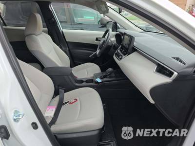 2026 Toyota Corolla Cross LE - zdjęcie 18 z 28 - miniatura