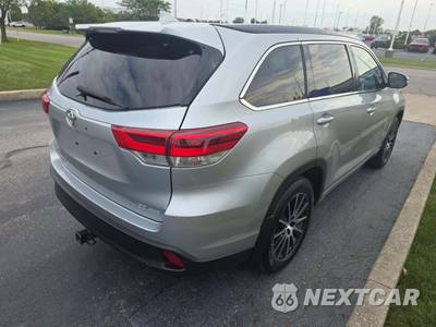 2018 Toyota Highlander SE - zdjęcie 3 z 24 - miniatura
