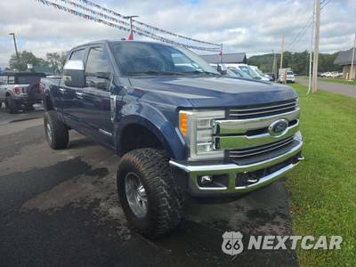 2017 Ford Super Duty F-250 Lariat Crew Cab Medium Bed - zdjęcie 4 z 24 - miniatura