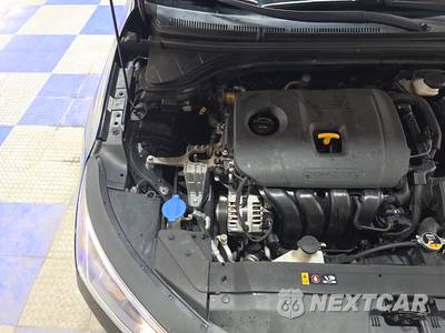 2020 Hyundai Elantra SE Sedan - zdjęcie 29 z 35 - miniatura