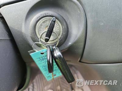 2000 Toyota Camry LE - zdjęcie 8 z 29 - miniatura