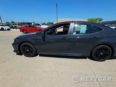 2026 Toyota Camry SE - zdjęcie 3 z 25 - miniatura