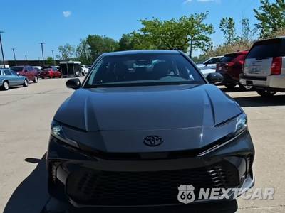 2026 Toyota Camry SE - zdjęcie 2 z 25 - miniatura