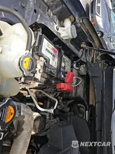 2021 Nissan TITAN SV Crew Cab Short Bed - zdjęcie 24 z 28 - miniatura