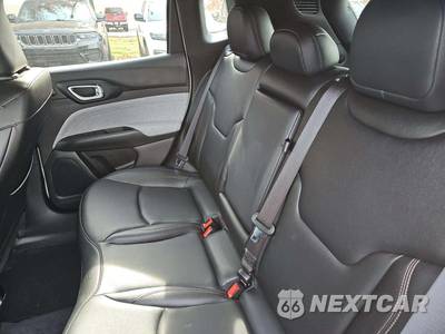 2024 Jeep Compass Latitude Lux - zdjęcie 10 z 21 - miniatura