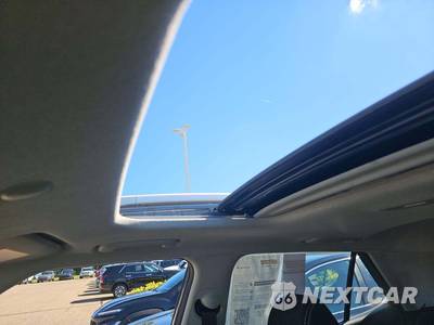 2025 Hyundai Venue SEL - zdjęcie 11 z 24 - miniatura