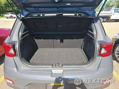 2025 Hyundai Venue SEL - zdjęcie 14 z 24 - miniatura