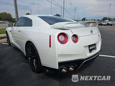 2020 Nissan GT-R Premium - zdjęcie 2 z 21 - miniatura