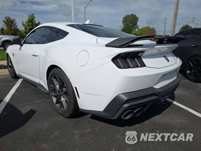 2025 Ford Mustang Dark Horse Coupe - zdjęcie 2 z 22 - miniatura