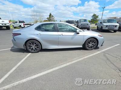 2024 Toyota Camry SE - zdjęcie 5 z 31 - miniatura