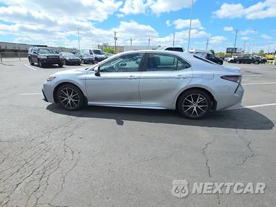 2024 Toyota Camry SE - zdjęcie 3 z 31 - miniatura