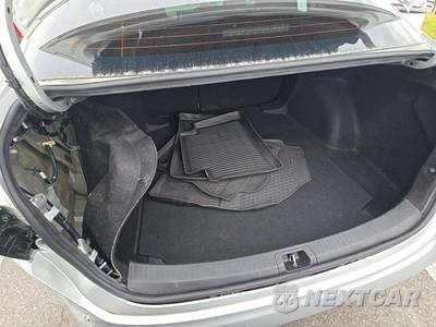 2024 Toyota Corolla LE Sedan - zdjęcie 14 z 21 - miniatura