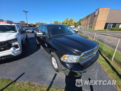 2023 Ram 1500 Classic SLT Crew Cab Short Bed - zdjęcie 4 z 24 - miniatura