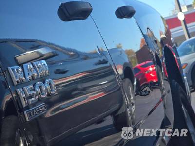 2023 Ram 1500 Classic SLT Crew Cab Short Bed - zdjęcie 21 z 24 - miniatura