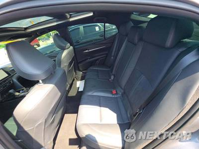 2025 Toyota Camry XSE - zdjęcie 13 z 21 - miniatura