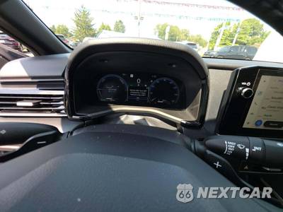 2025 Toyota Camry XSE - zdjęcie 9 z 21 - miniatura