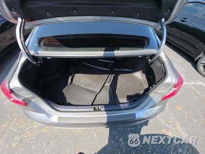 2025 Toyota Camry XSE - zdjęcie 14 z 21 - miniatura