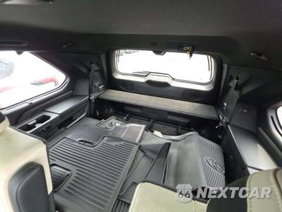 2023 Toyota Sequoia Capstone - zdjęcie 14 z 22 - miniatura