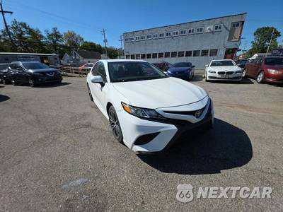 2018 Toyota Camry SE - zdjęcie 4 z 25 - miniatura
