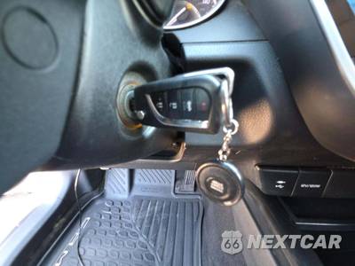 2018 Toyota Camry SE - zdjęcie 8 z 25 - miniatura