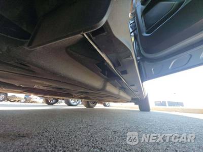 2022 Ford Escape Hybrid Titanium - zdjęcie 17 z 21 - miniatura