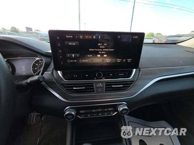 2025 Nissan Altima SV - zdjęcie 10 z 20 - miniatura
