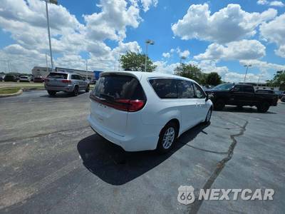2023 Chrysler Pacifica Touring L 121.6" WB - zdjęcie 3 z 22 - miniatura