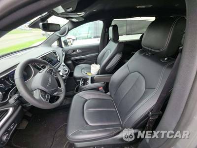 2025 Chrysler Pacifica Select 121.6" WB - zdjęcie 6 z 24 - miniatura