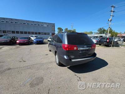 2010 Toyota Sienna XLE Limited Minivan 7-Passenger 119.3" WB - zdjęcie 2 z 32 - miniatura