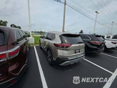 2022 Nissan Rogue Platinum - zdjęcie 2 z 21 - miniatura