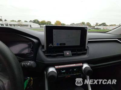 2025 Toyota RAV4 LE - zdjęcie 10 z 22 - miniatura