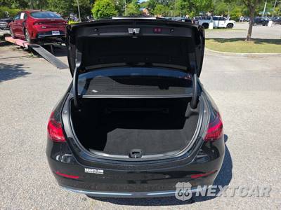 2023 Mercedes-Benz C 300 Sedan - zdjęcie 11 z 17 - miniatura