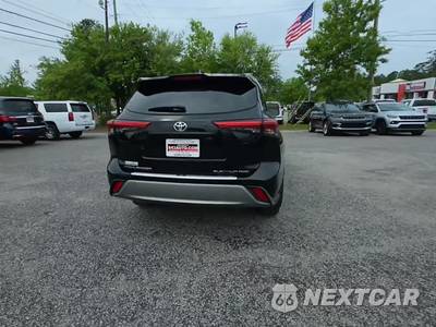2022 Toyota Highlander Platinum - zdjęcie 4 z 30 - miniatura