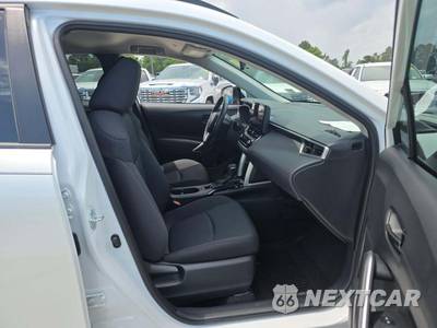 2023 Toyota Corolla Cross LE - zdjęcie 15 z 17 - miniatura
