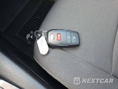 2023 Toyota Corolla Cross LE - zdjęcie 5 z 17 - miniatura