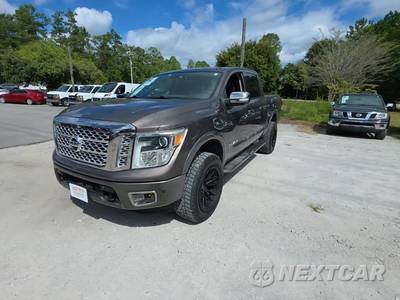 2017 Nissan TITAN Platinum Reserve Crew Cab Short Bed