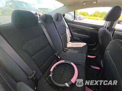 2019 Hyundai Elantra SE Sedan - zdjęcie 13 z 18 - miniatura