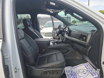 2025 Chevrolet Suburban LT 1LT - zdjęcie 19 z 21 - miniatura