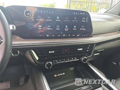 2025 Chevrolet Suburban LT 1LT - zdjęcie 10 z 21 - miniatura
