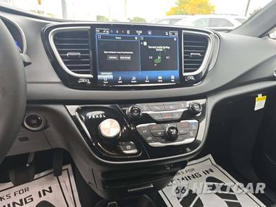 2027 Chrysler Pacifica Select 121.6" WB - zdjęcie 10 z 21 - miniatura