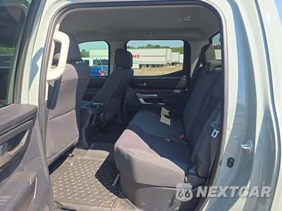 2022 Toyota Tundra SR5 Crew Cab Short Bed - zdjęcie 10 z 17 - miniatura