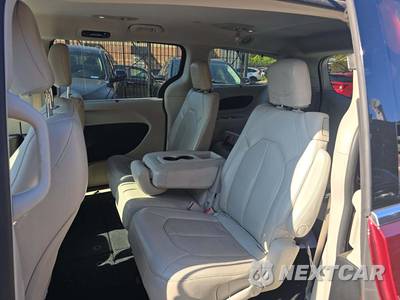 2018 Chrysler Pacifica Touring L 121.6" WB - zdjęcie 13 z 29 - miniatura
