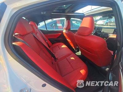 2026 Toyota Camry XSE - zdjęcie 16 z 20 - miniatura